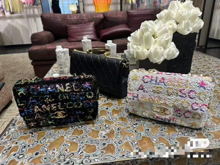 Picture of Chanel Handbags 2 _SKUfw239845781fw